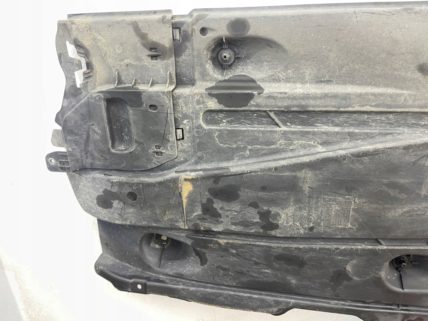 AUDI A3 8V / VW GOLF 7 2012 - cover chassis left 5Q0825201L