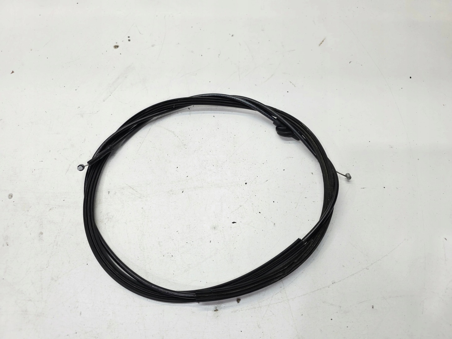 Câble pour l’ouverture du capot AUDI A6 C7 A7 4G0823535 1/26