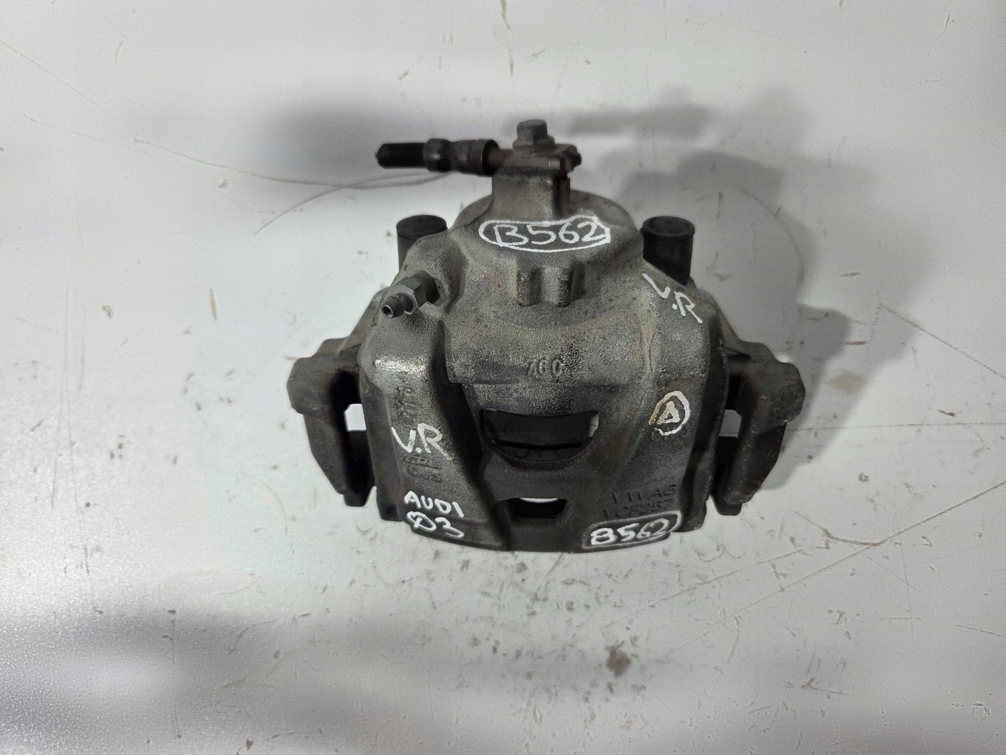 Audi Q3 8U caliper brake front right VCF257 (B562)
