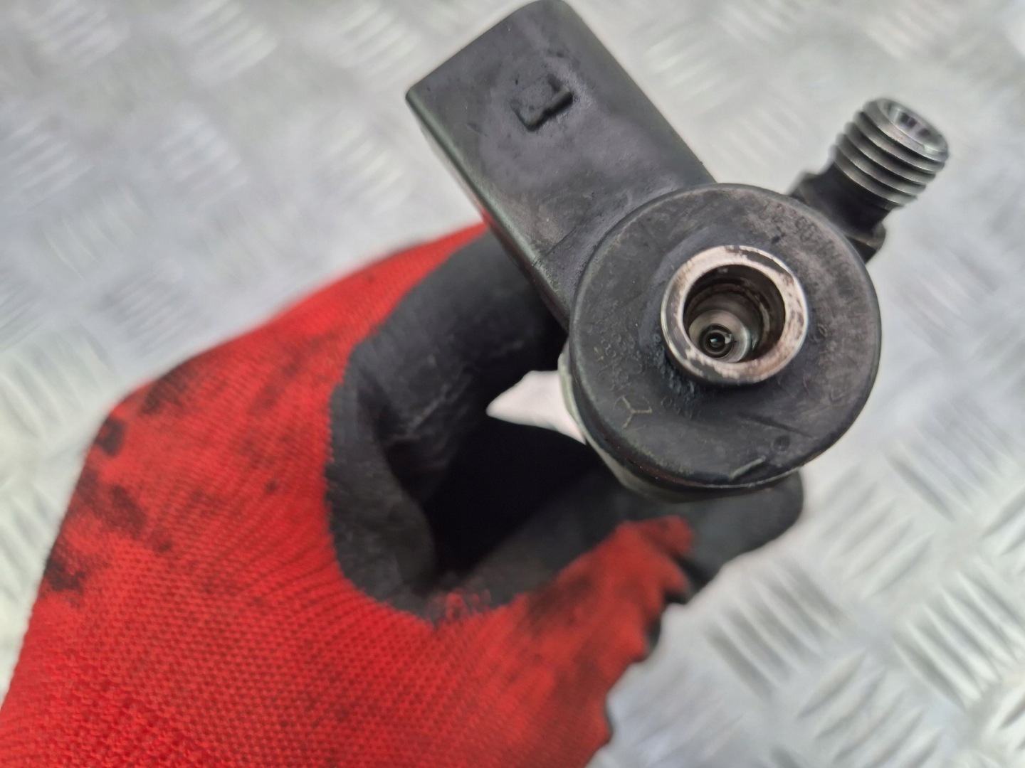 Mercedes C220 CDI W203 2.2 injector A6130700687 OM611