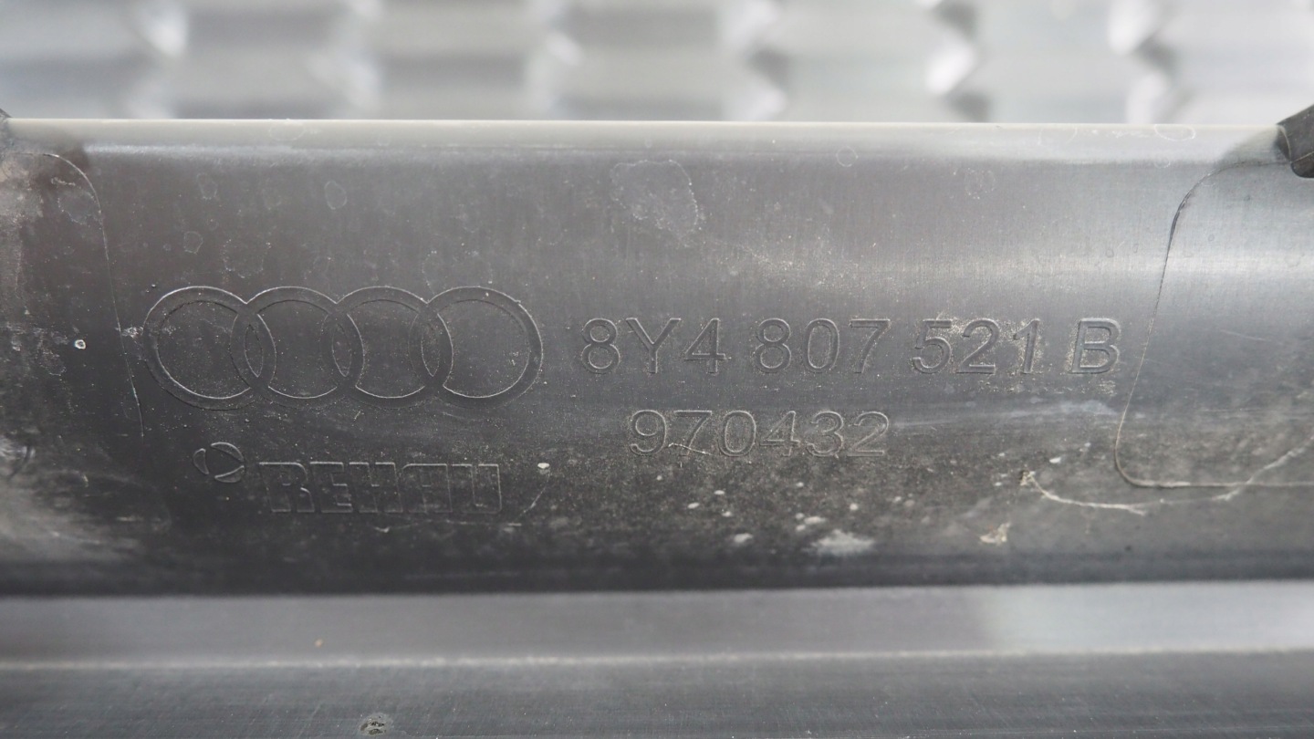 Audi A3 8Y Sportback S Line diffusore accessori Paraurti posteriore 8Y4807521B