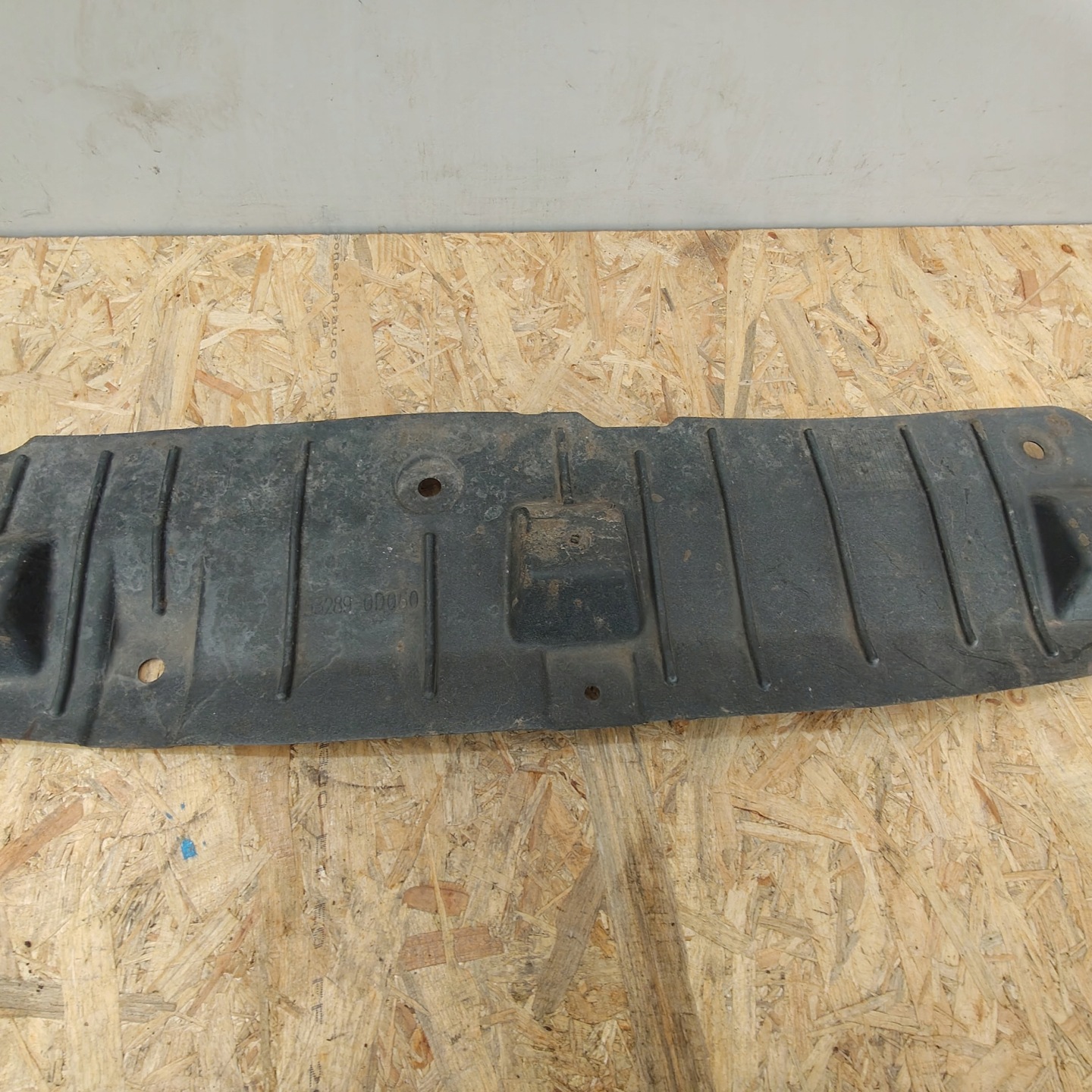 cover below bumper front TOYOTA YARIS III HYBRYDA