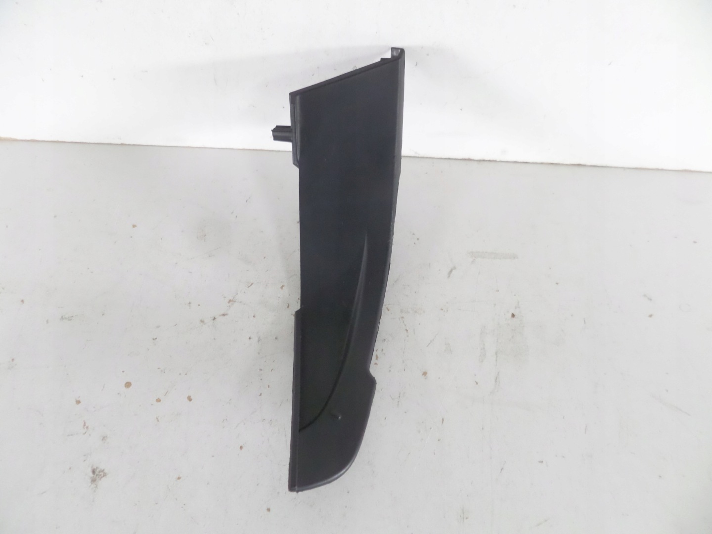 corner under the window right KIA SPORTAGE IV 15