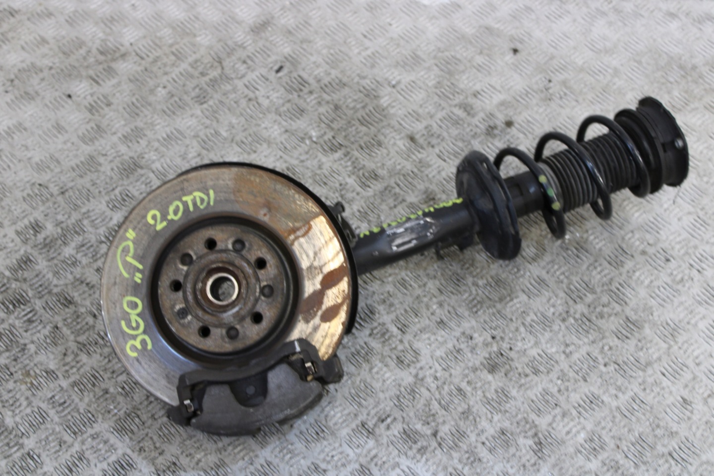 swing shock absorber McPherson right front VW PASSAT B8 3G0 3G9 KOMBI