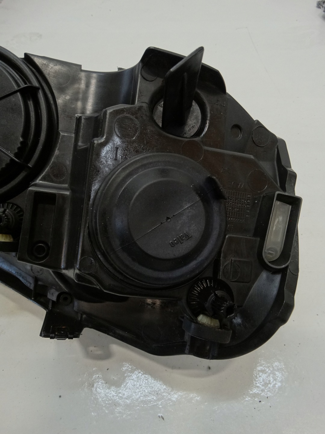 REFLEKTOR light left front VW POLO IV 9N VALEO 6Q1941007AT EUROPA