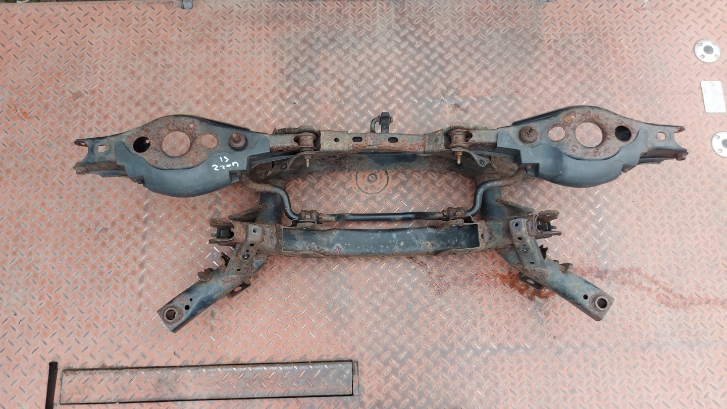 sider axle beam subframe axle beam rear part rear. LEXUS IS220 05