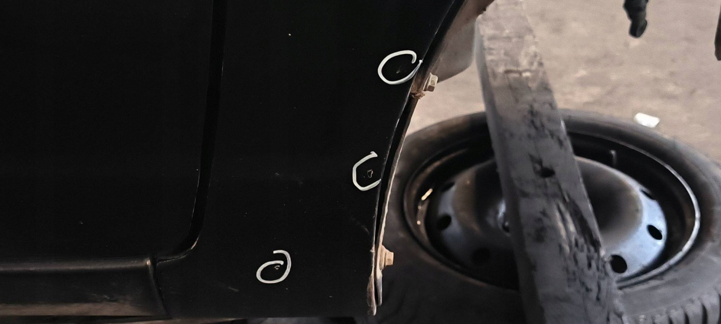fender right front 209 TOYOTA COROLLA E12