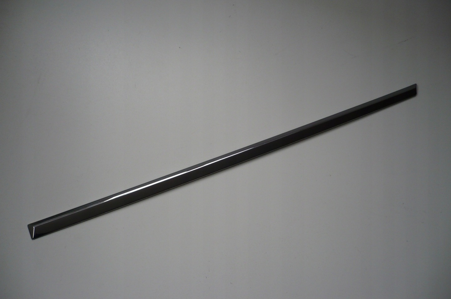 VW PASSAT B6 05- moulding CHROM door left rear part central DEKOR original