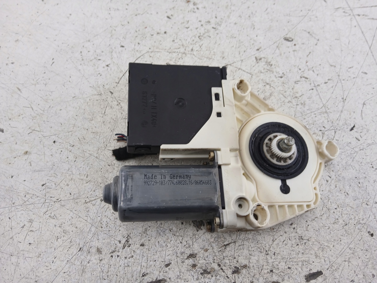 VW GOLF V mini motor windows left front 1K3837401E