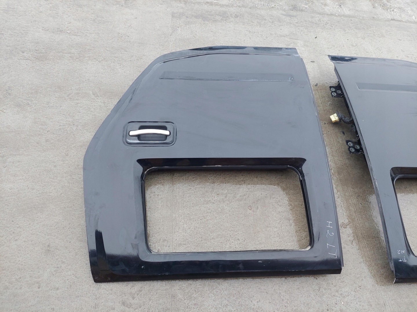 door rear part left right rear. left right complete HUMMER H2