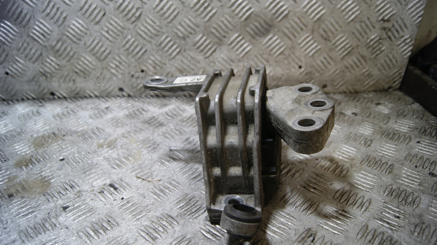 engine mount OPEL INSIGNIA 13227717