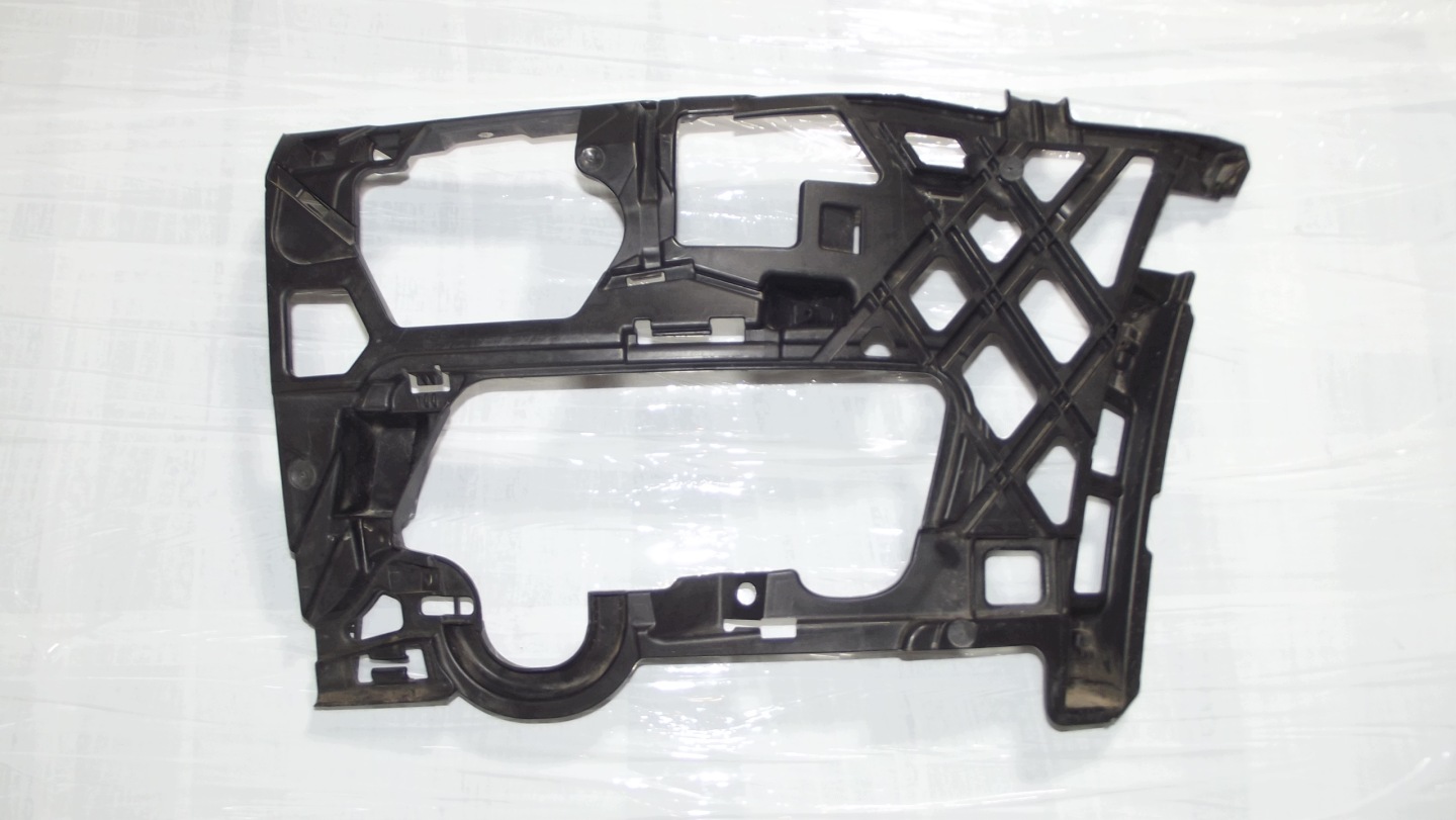 VW Golf VII držák nárazníku levý předek 5G0807723D
