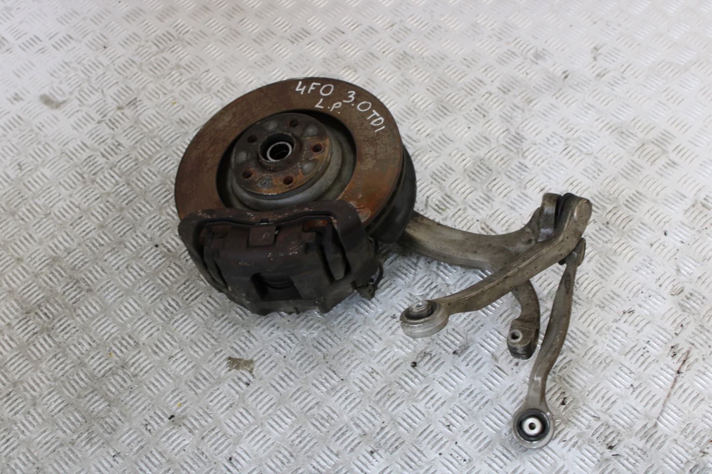 otoč levý předek AUDI A6 C6 4F0 4F9