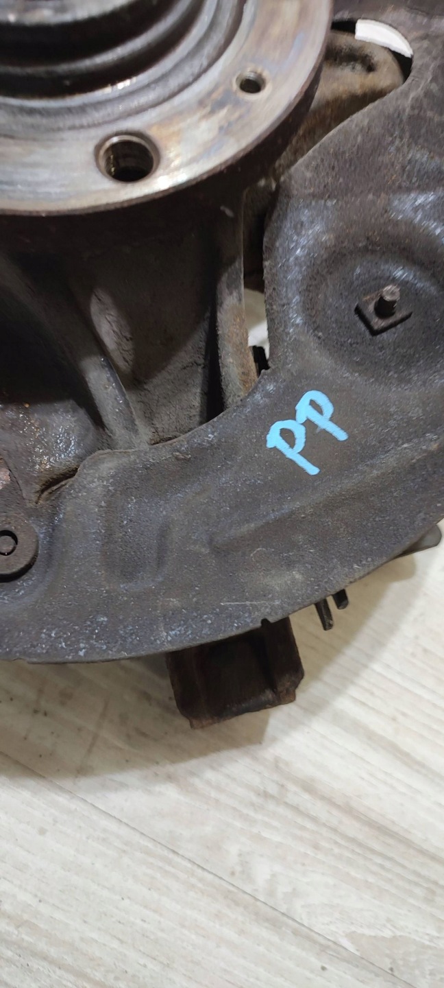 čepu kola předního předek strana pravá Peugeot Rifter