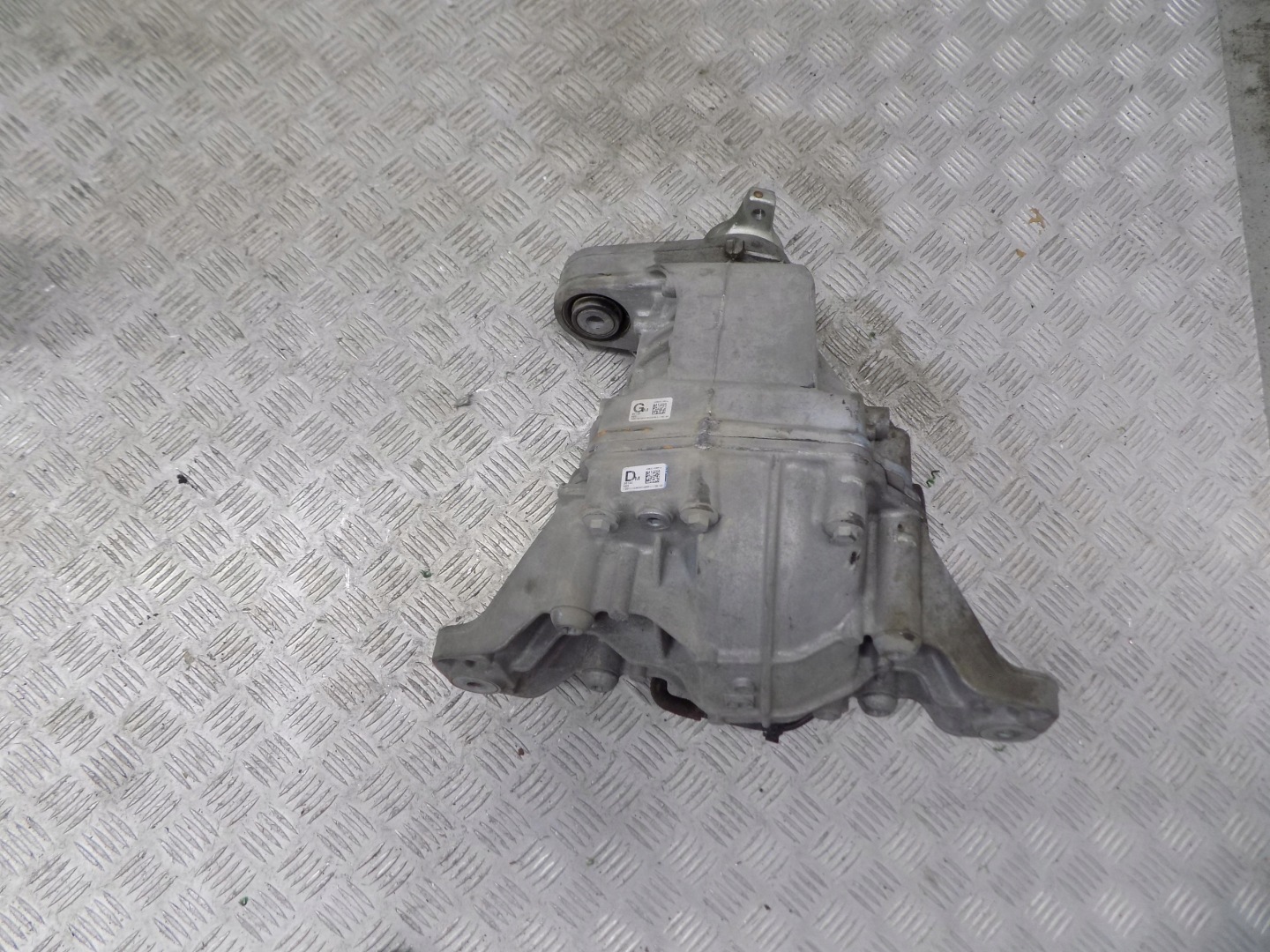 MASERATI GRECALE 2.0 MHEV diff rear part