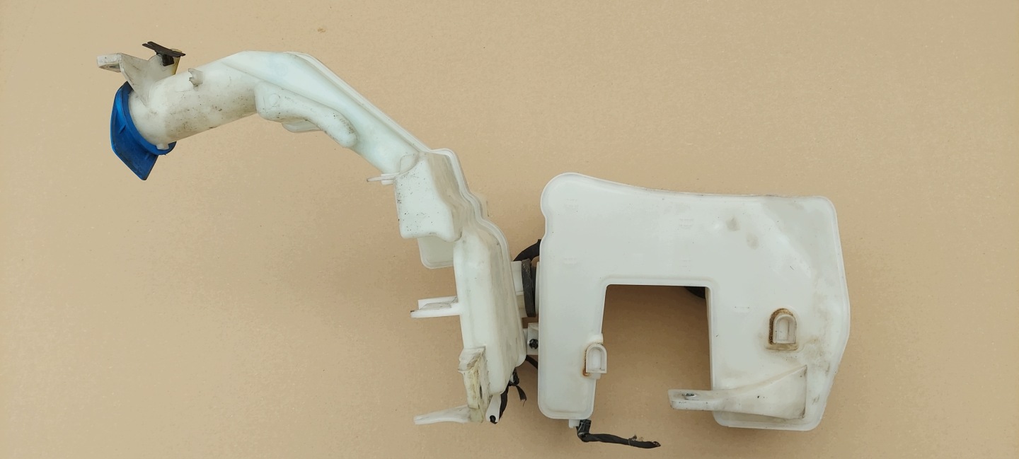 washer fluid tank complete VW PASSAT B7 3AA955453J
