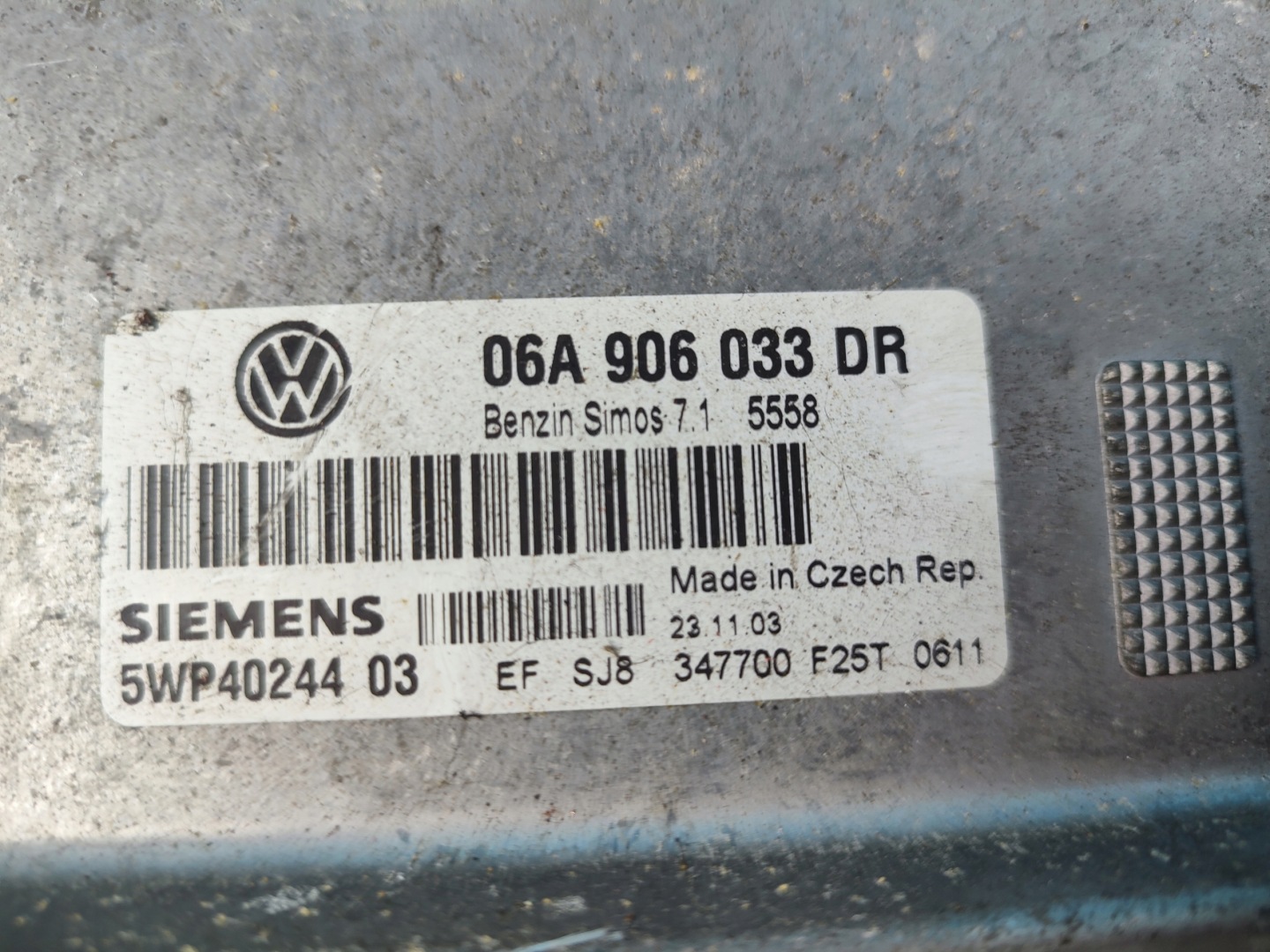 computer control unit VW Touran 1.6 06A906033DR