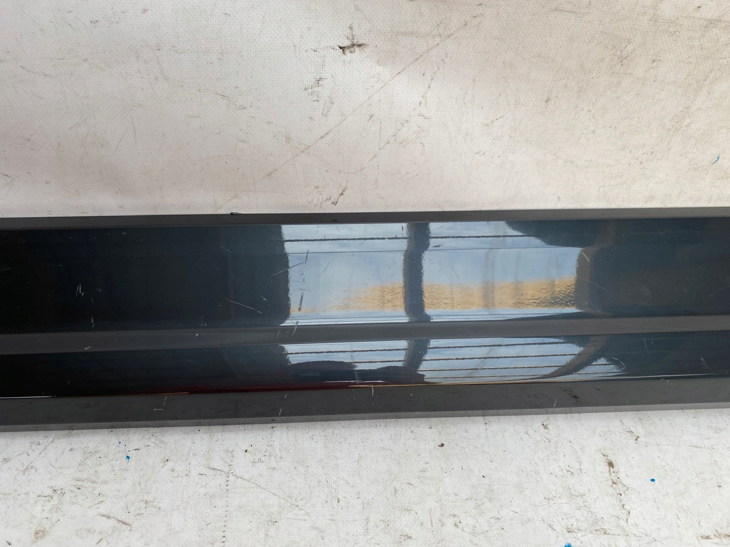 AUDI Q2 81A S-LINE 16- moulding door front left 81A853959B