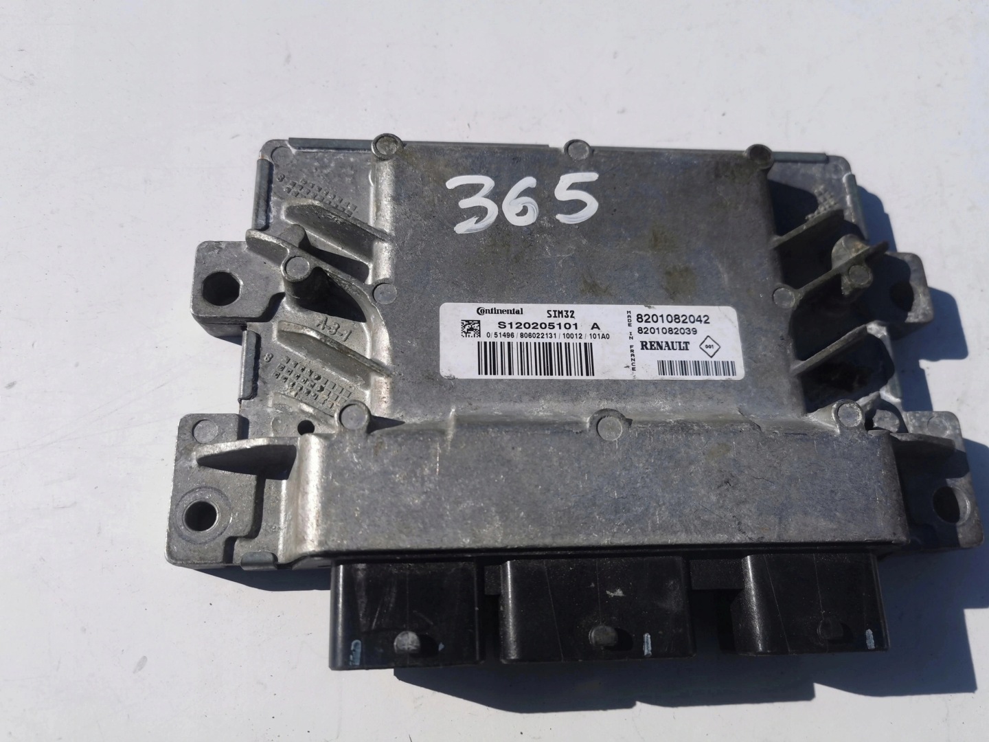 DACIA SANDERO 1.2B S120205101A 8201082042 computer