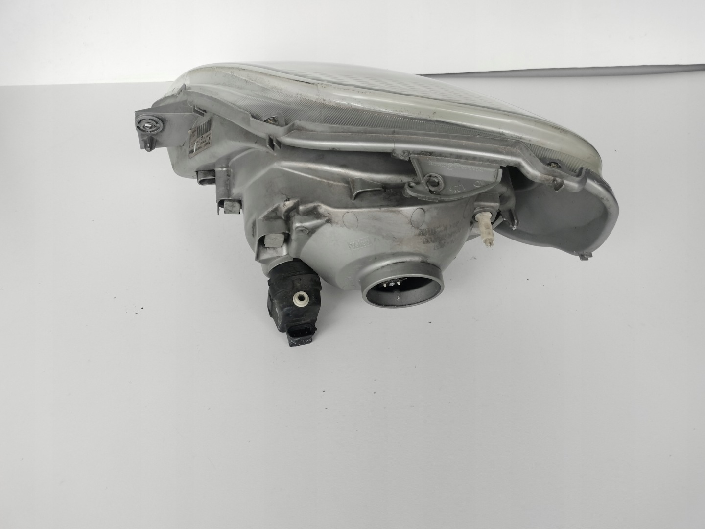 light right REFLEKTOR RENAULT TRAFIC OPEL VIVARO 00-07