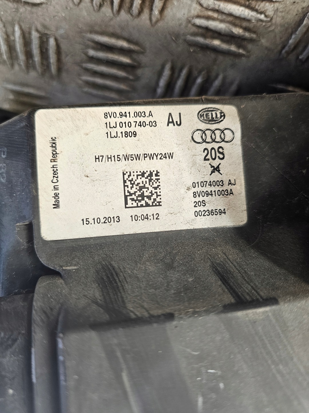 AUDI A3 8V 2013 - light left front ZWYKLA 8V0941003A