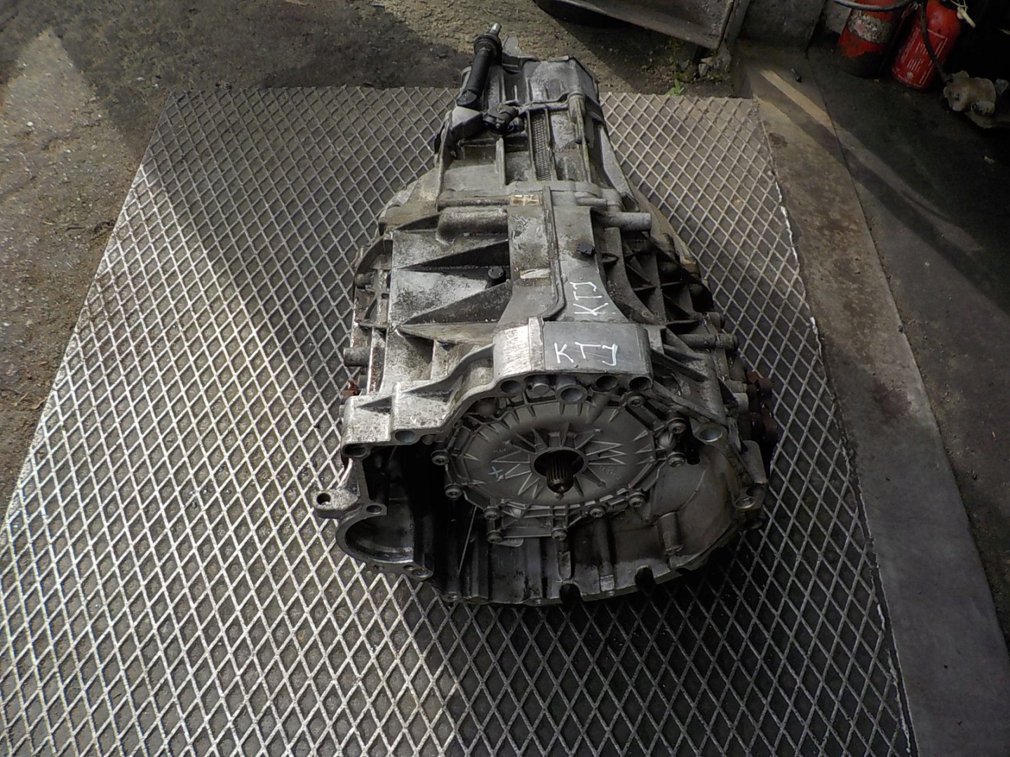 AUDI A4 B7 Getriebe KTJ