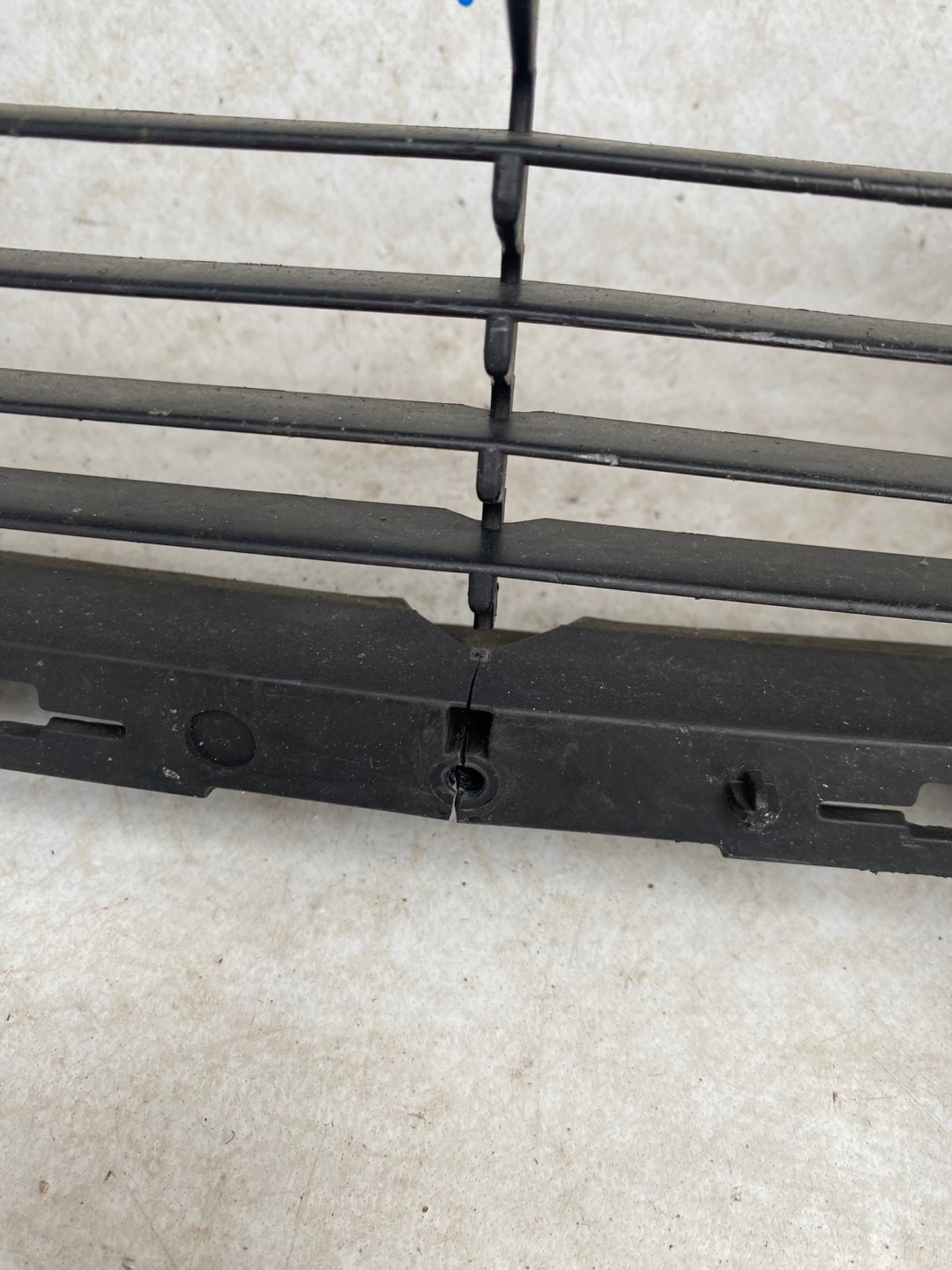 TESLA MODEL X grid of a bumper front 1047734-00-F
