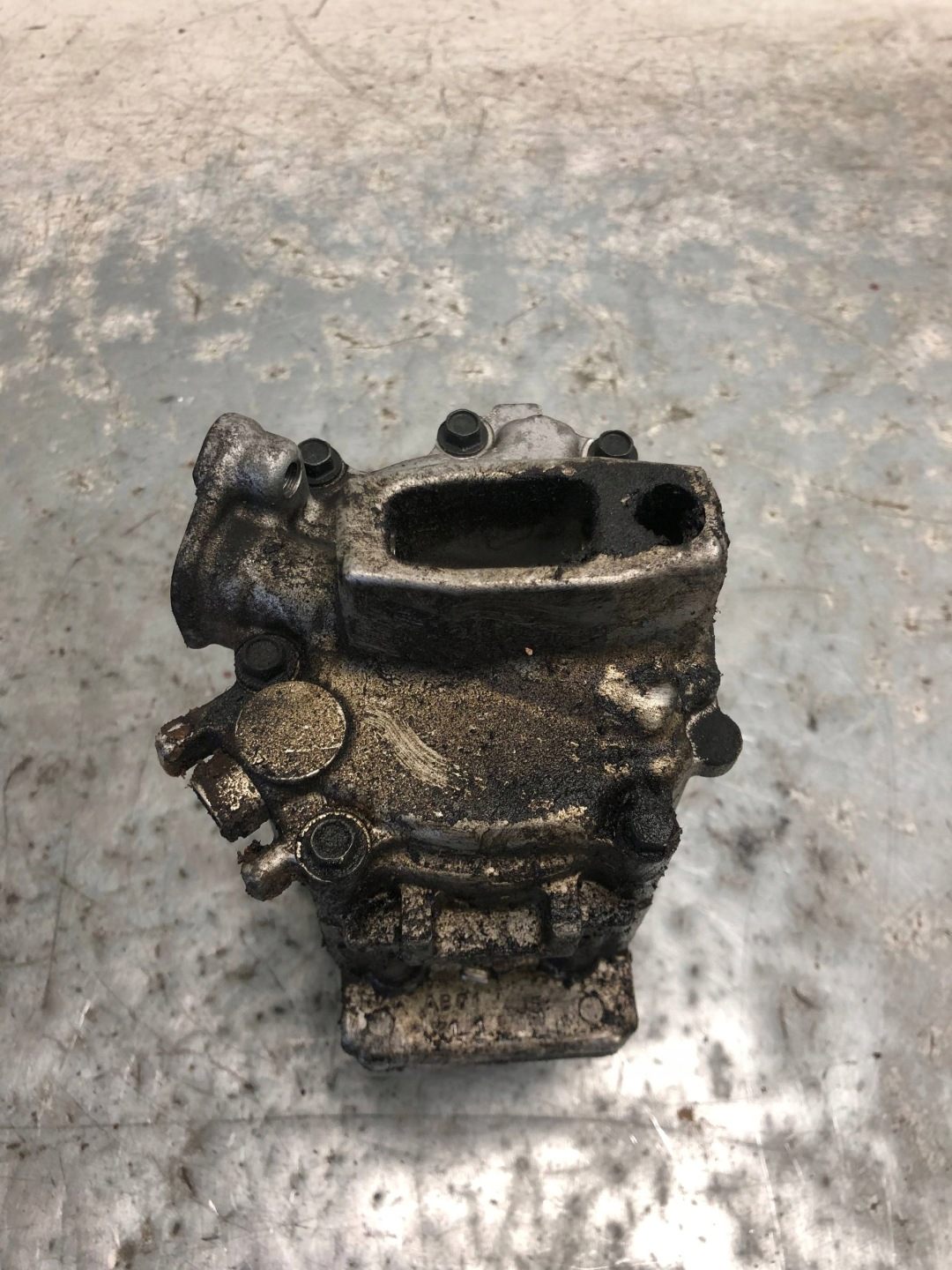 compressor compressor; of the air conditioning OPEL KARL 94551797