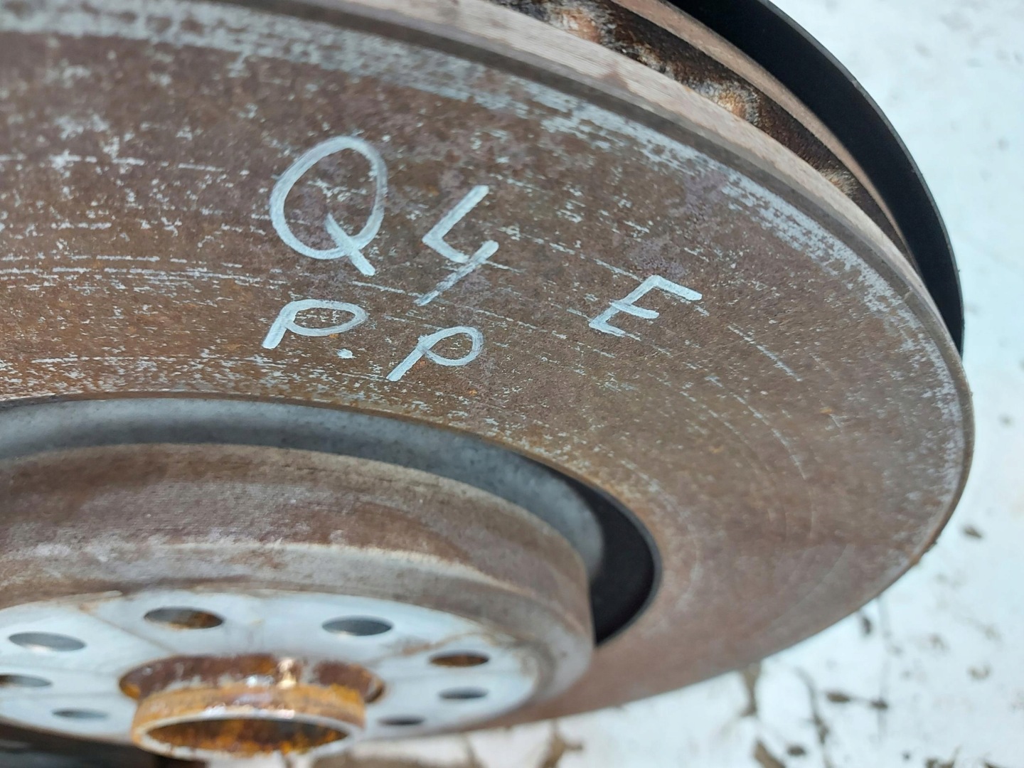 Audi Q4 E-TRON 89A 89E čepu otoč pravý předek 1EA407258