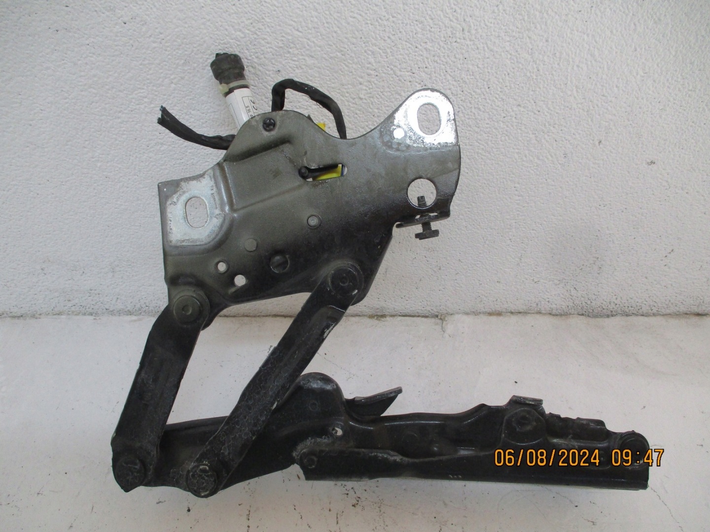 hinge bonnets BMW X6 G06 PIROTECHNICZNY 7418202 7418201