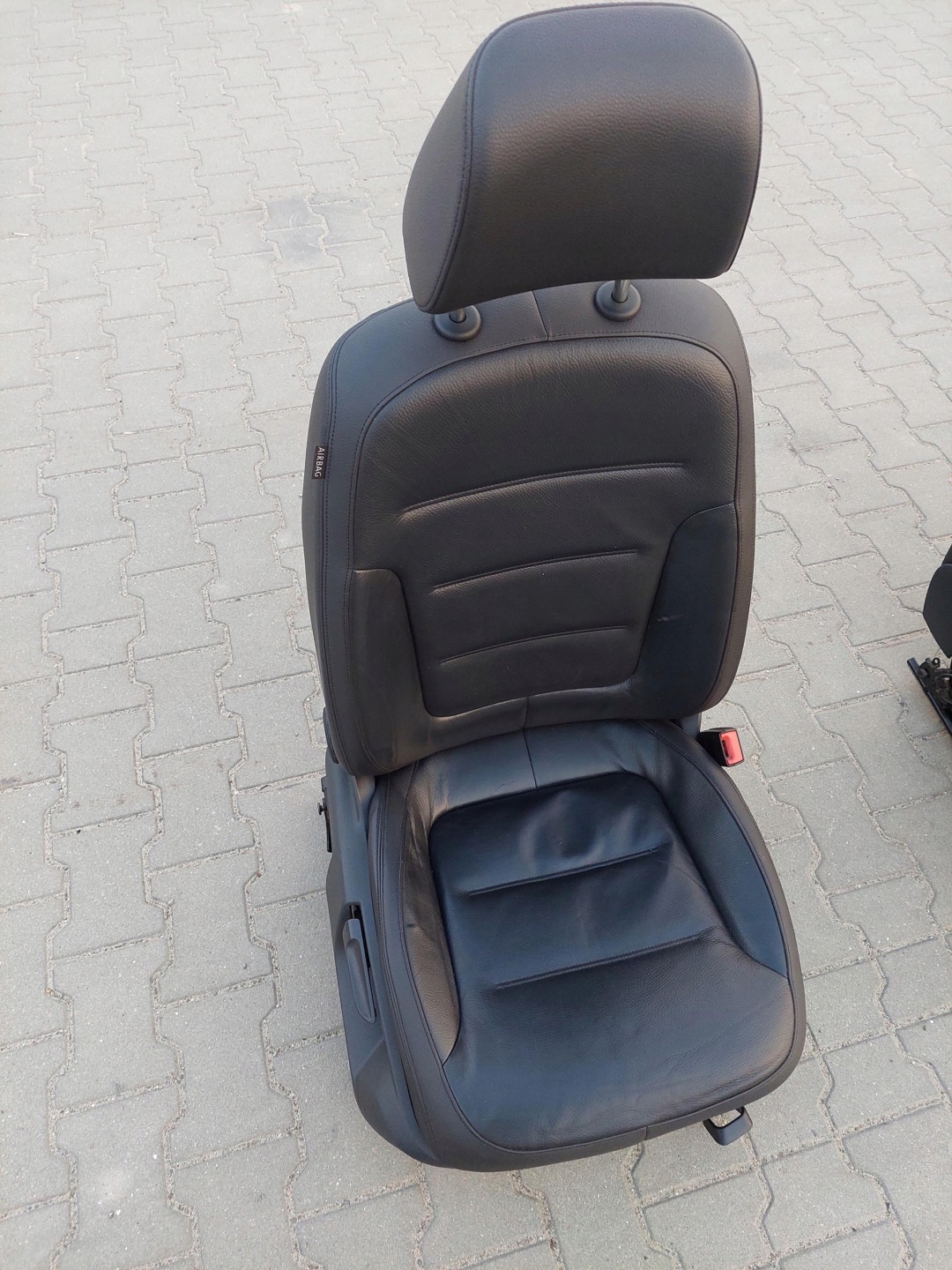 seat front front GRZANY right + airbag complete VW TOUAREG II 2 7P