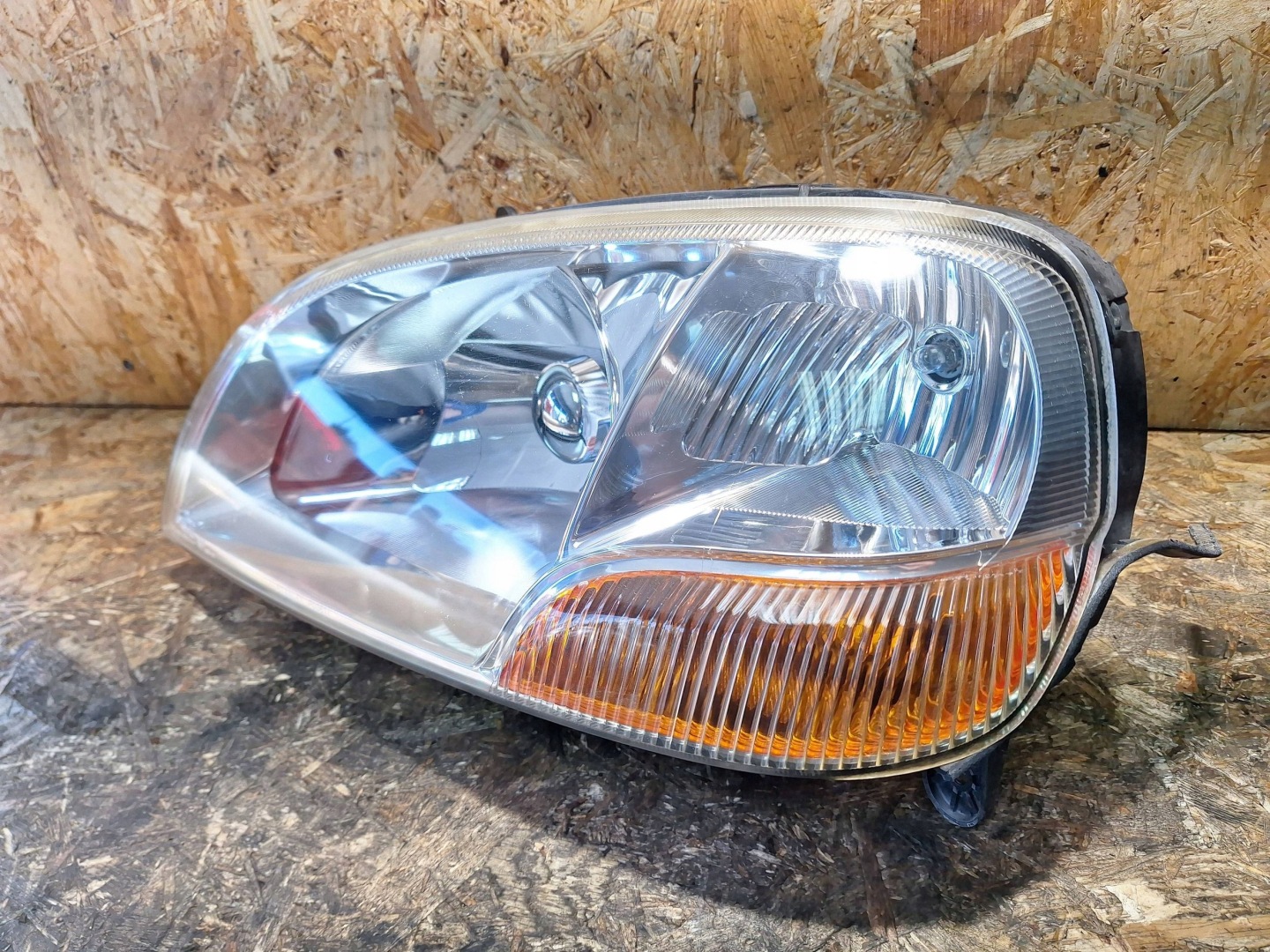 light left SUZUKI IGNIS and 00-03 EUROPA