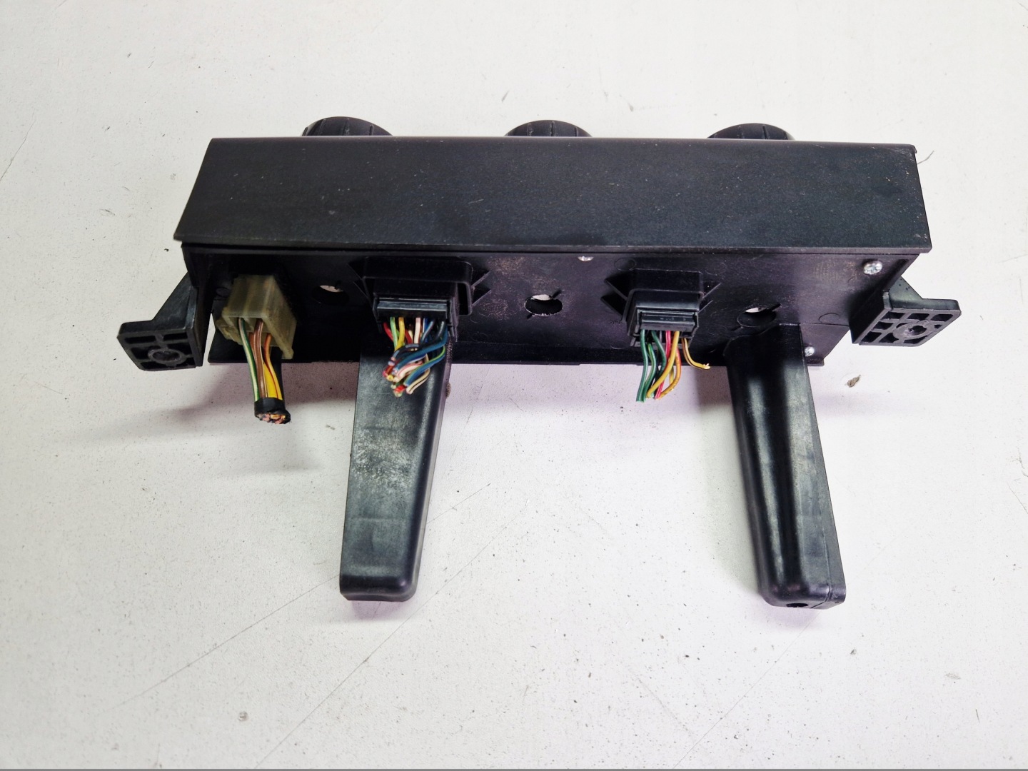 SSANGYONG ACTYON PANEL rešetka ventilacije prekidača klimatizacije 68700-31031