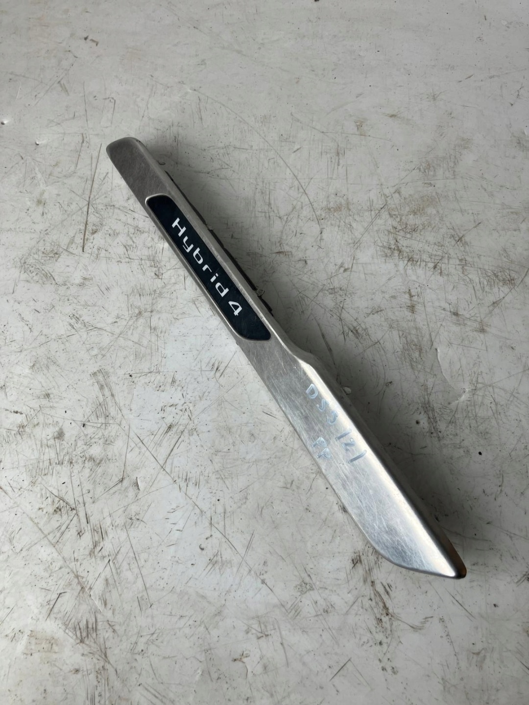 moulding cap of the threshold DS5 HYBRID4 right front