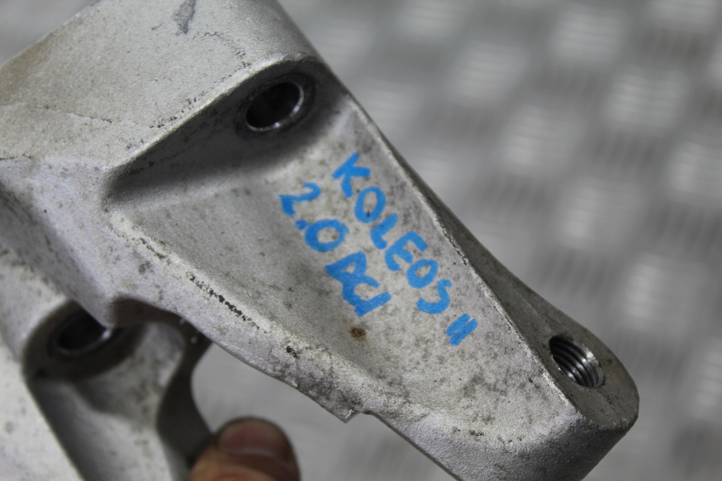 SUPPORT SUPPORT PLAQUE MOTEUR KOLEOS II 2 LIFT