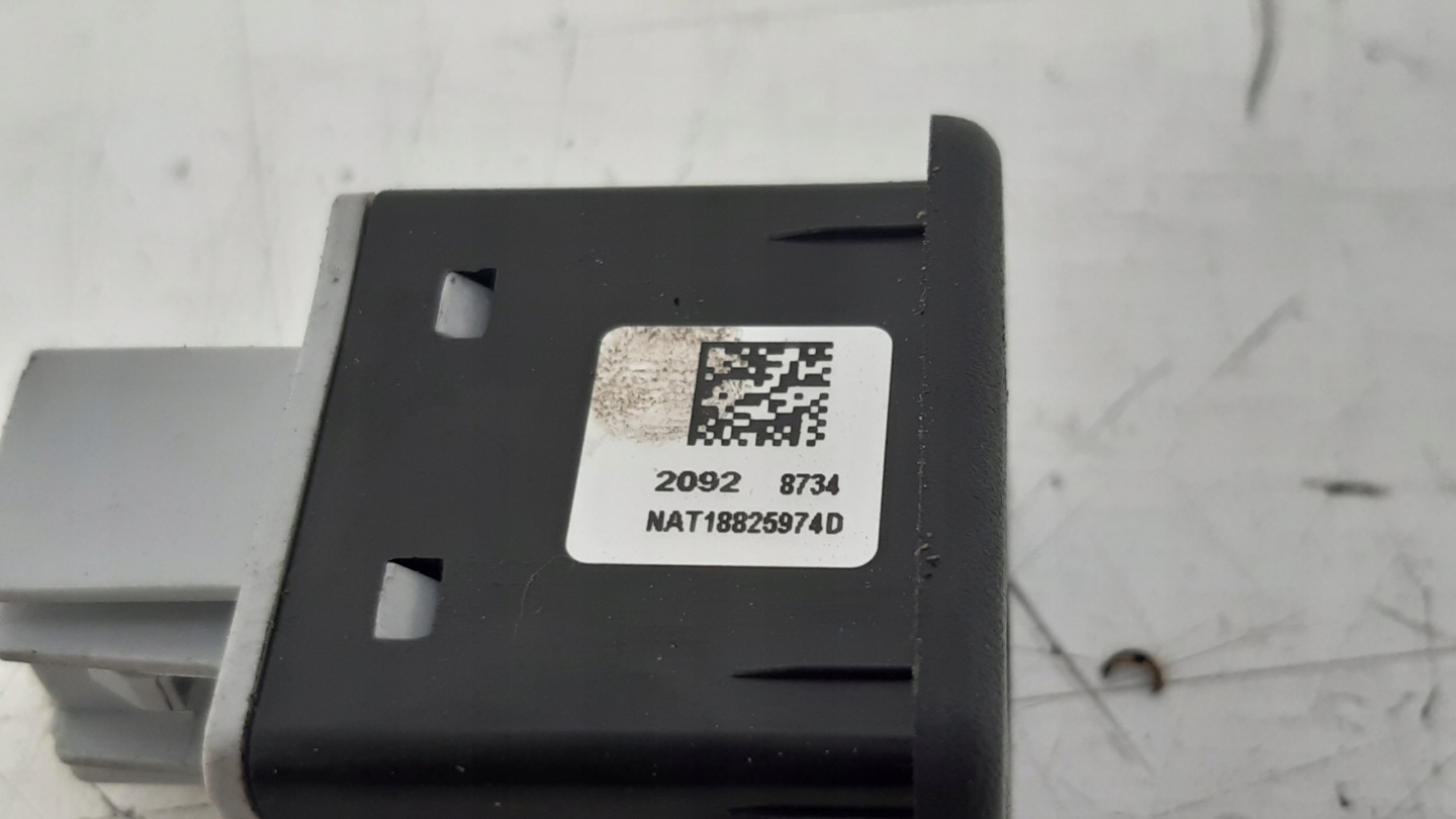 Gniazdo USB 20928734 Opel Corsa E