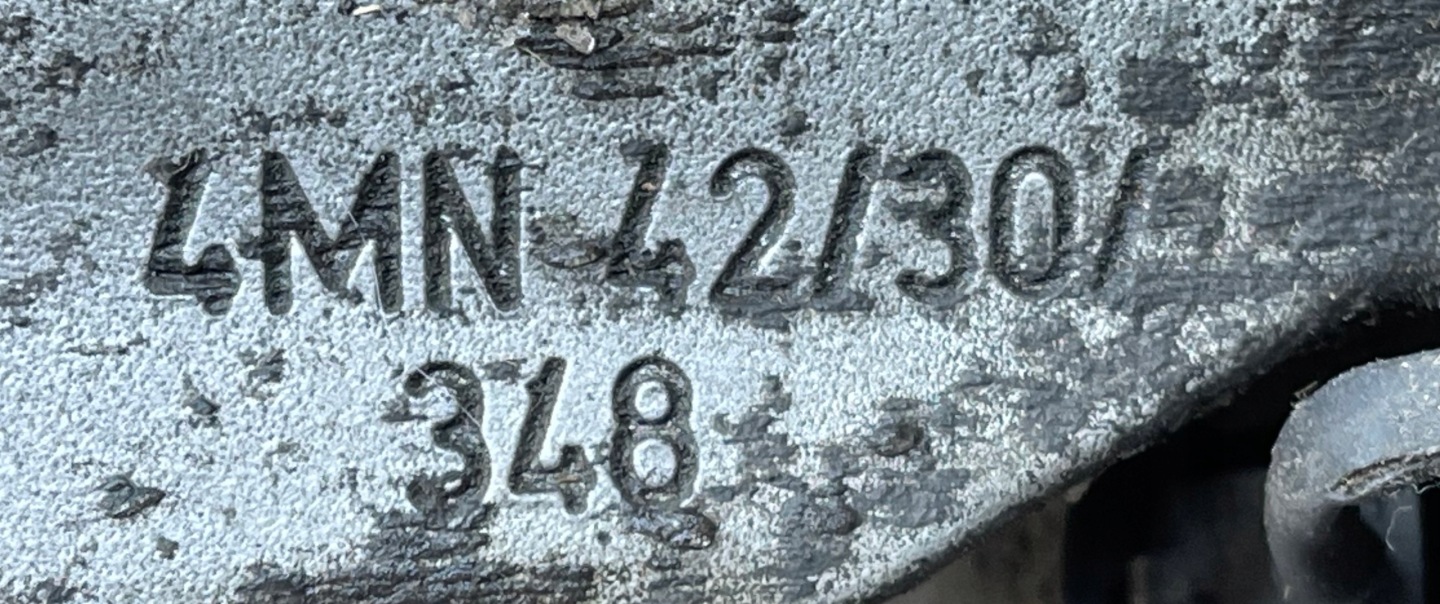 BMW X3 G01 třmen brzdový levý předek 6883733