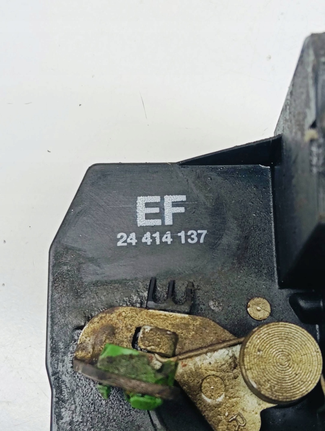 lock door right rear part Opel Corsa C 1.0 24414137