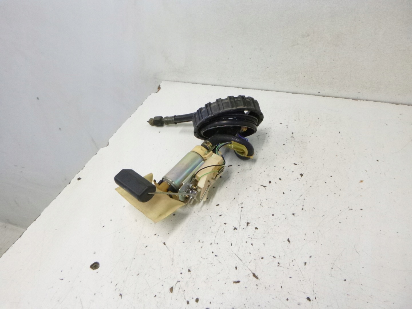 feed pump Hyundai Coupe Tiburon and 2.0 00r.