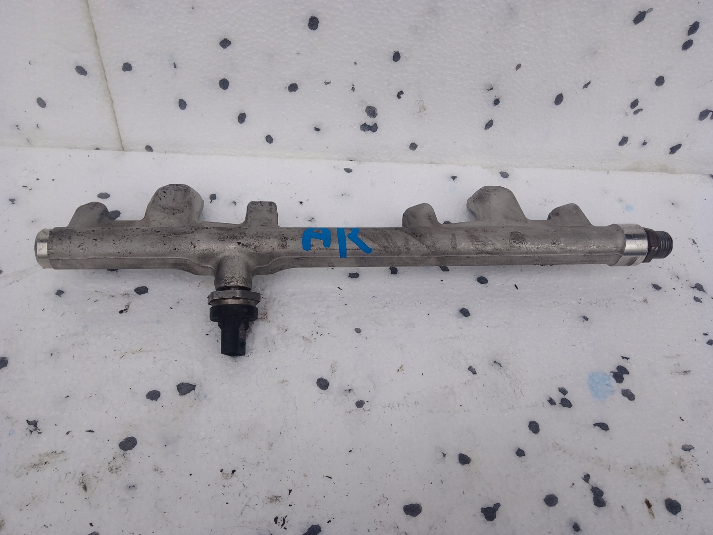 RAMPE INJECTION VOLKSWAGEN AUDI 06N133317A