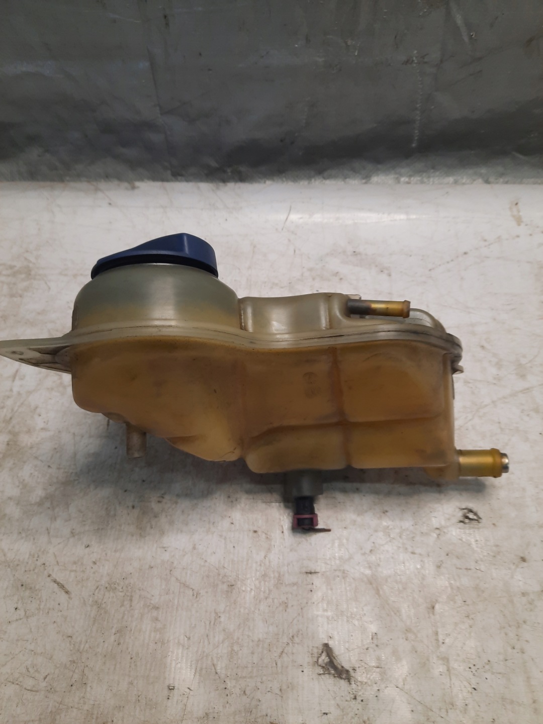 water tank AUDI A4 B5 8D0121403D