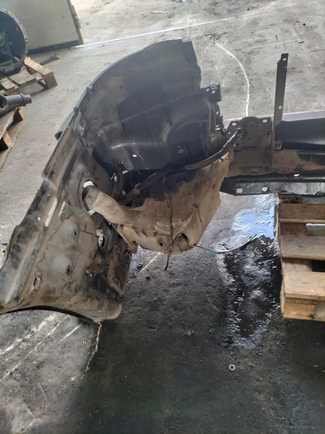 Frontstoßstange träger Licht STOPNICA links SCANIA 4 P94 BD4 2000r