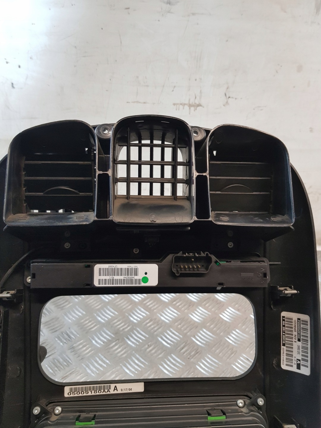 Châssis Moyen Console + PANEL Bouches buses + KRATKI VOYAGER IV 05R