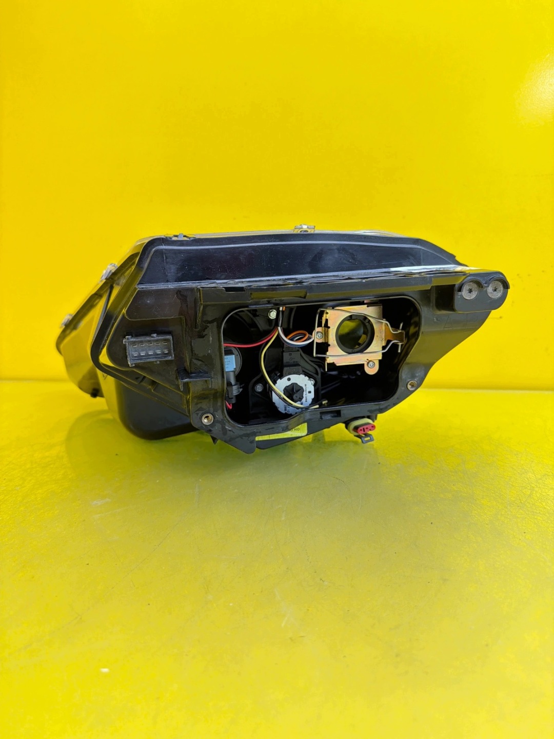 light right front Aston Martin Vantage Xenon 6G3313W029EE
