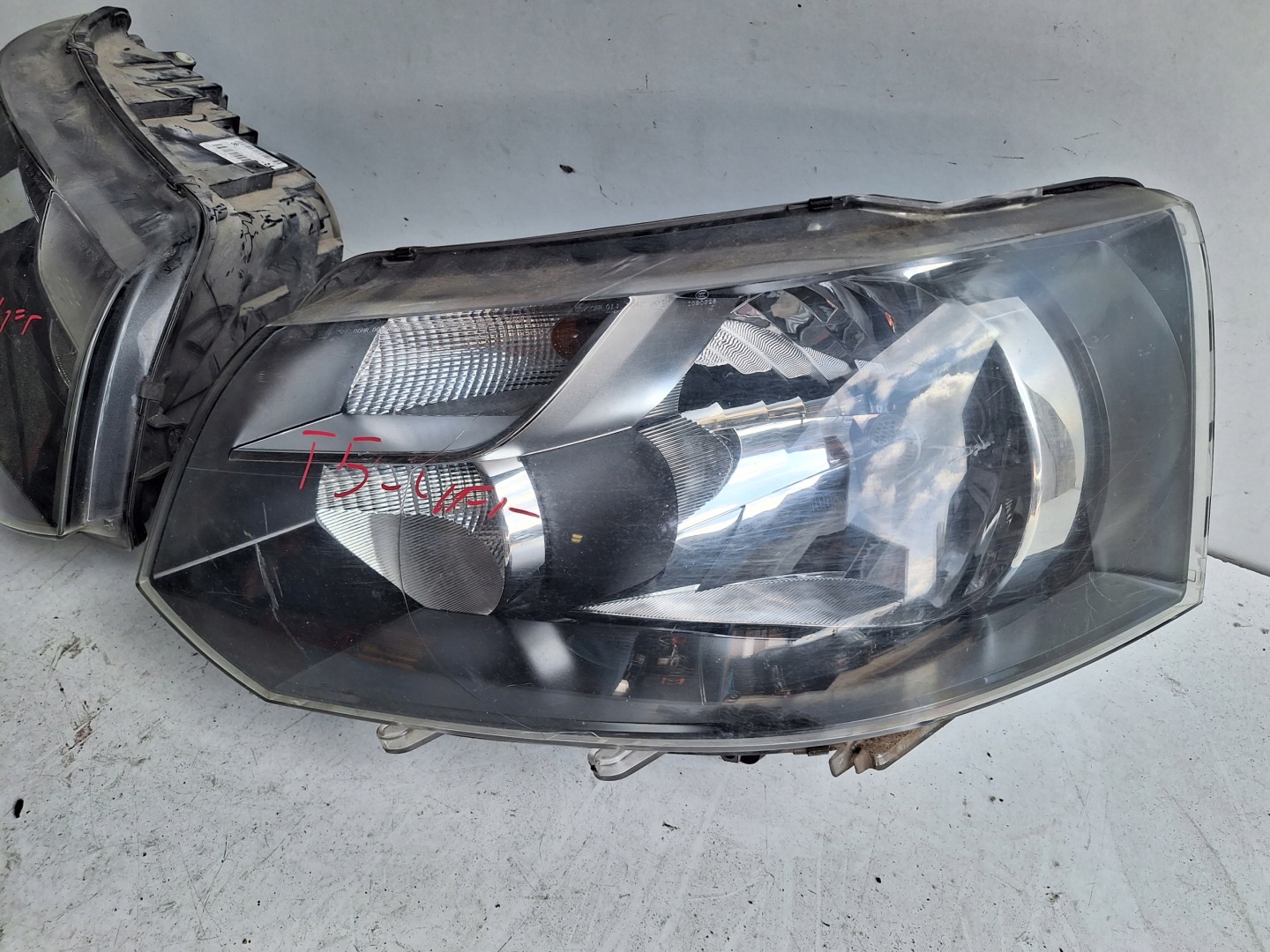 VOLKSWAGEN TRANSPORTER T5 LIFT 10-15 light left UK