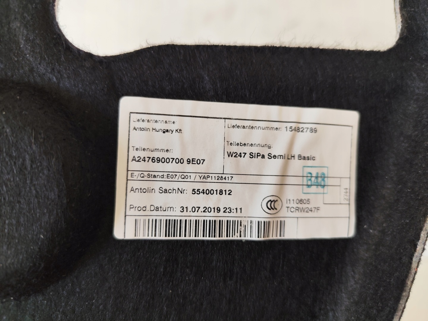 MERCEDES B KLASA W247 2019 boot upholstery left