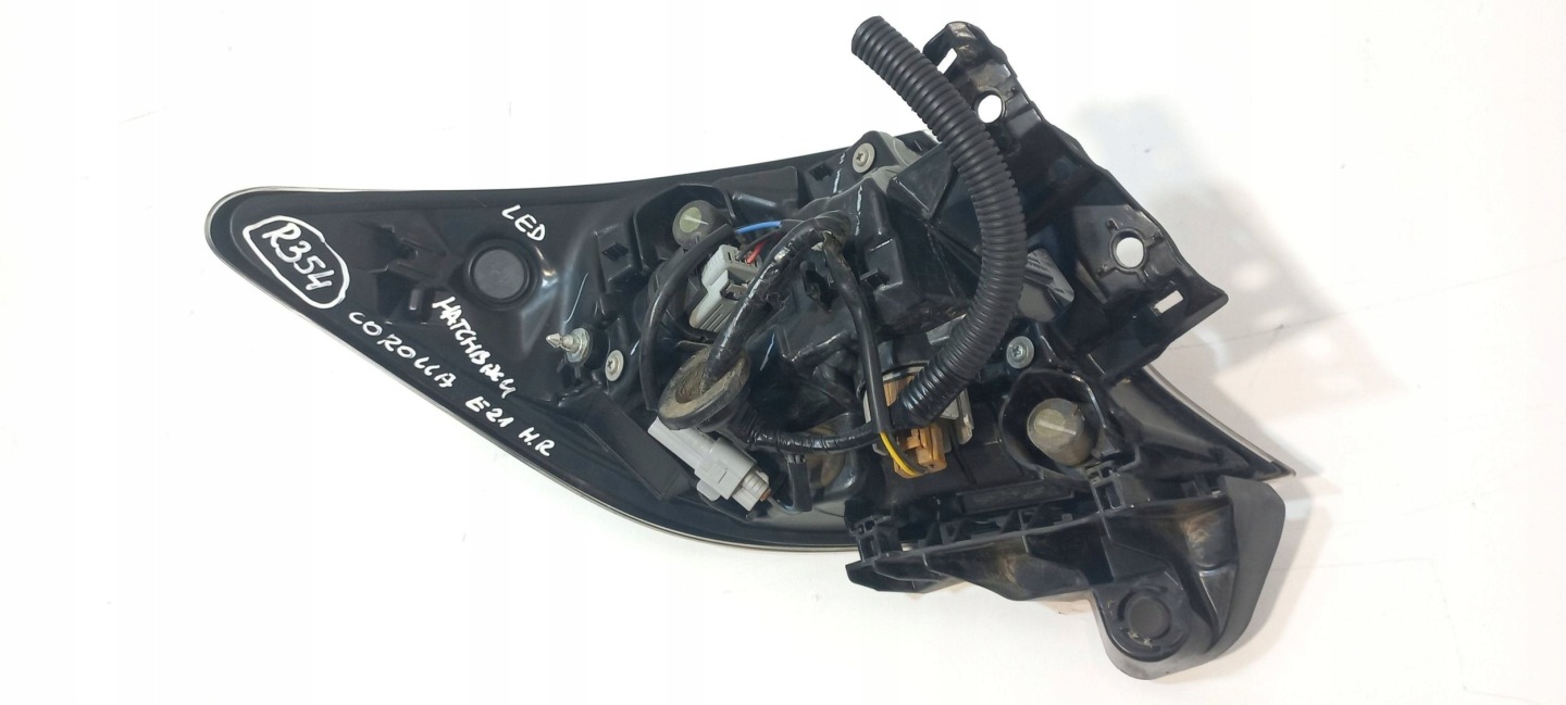 Toyota Corolla E210 E21 Hatchback light rear right V350010R (R354)