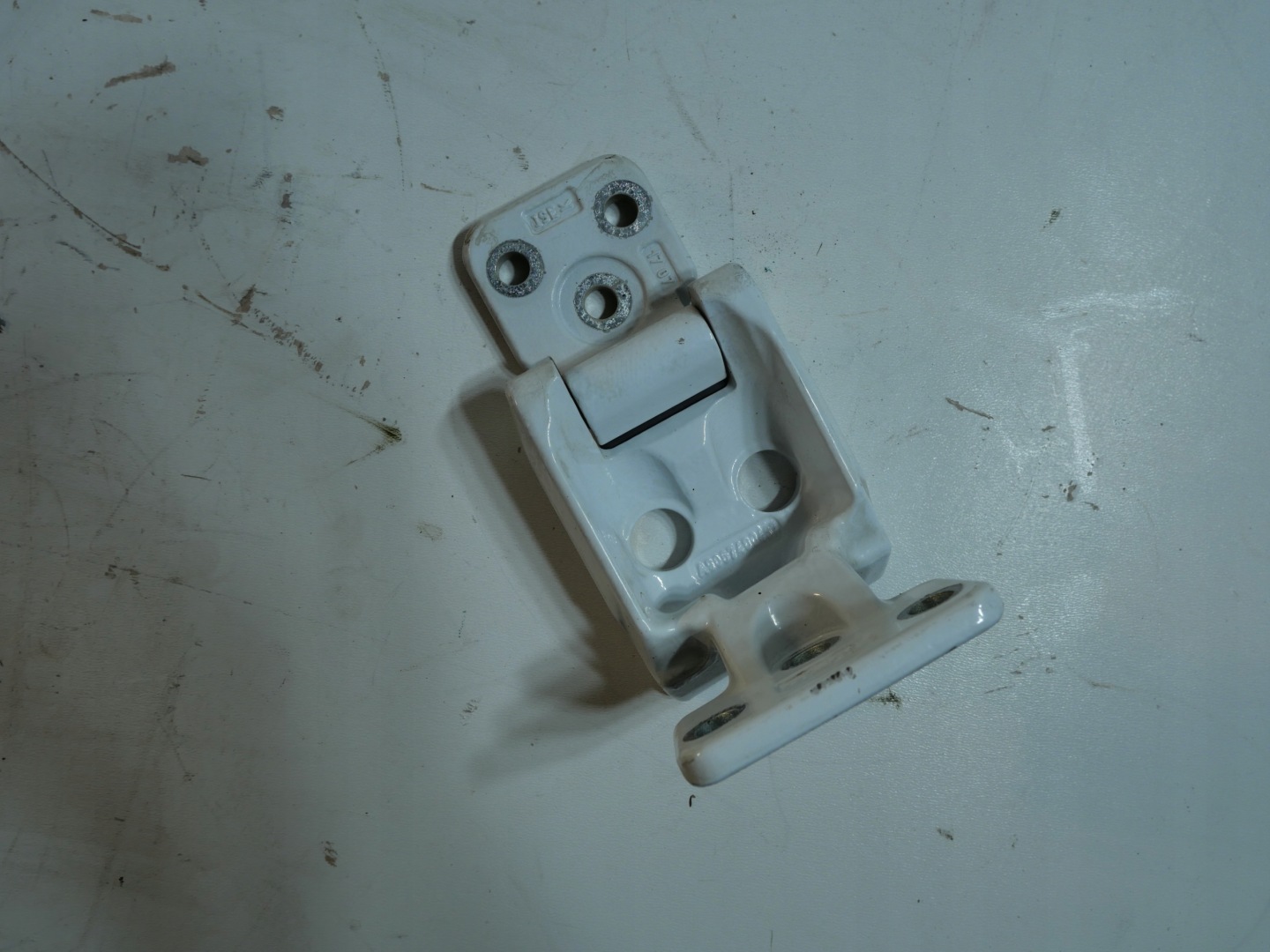 hinge door SPRINTER 906 A9067400437