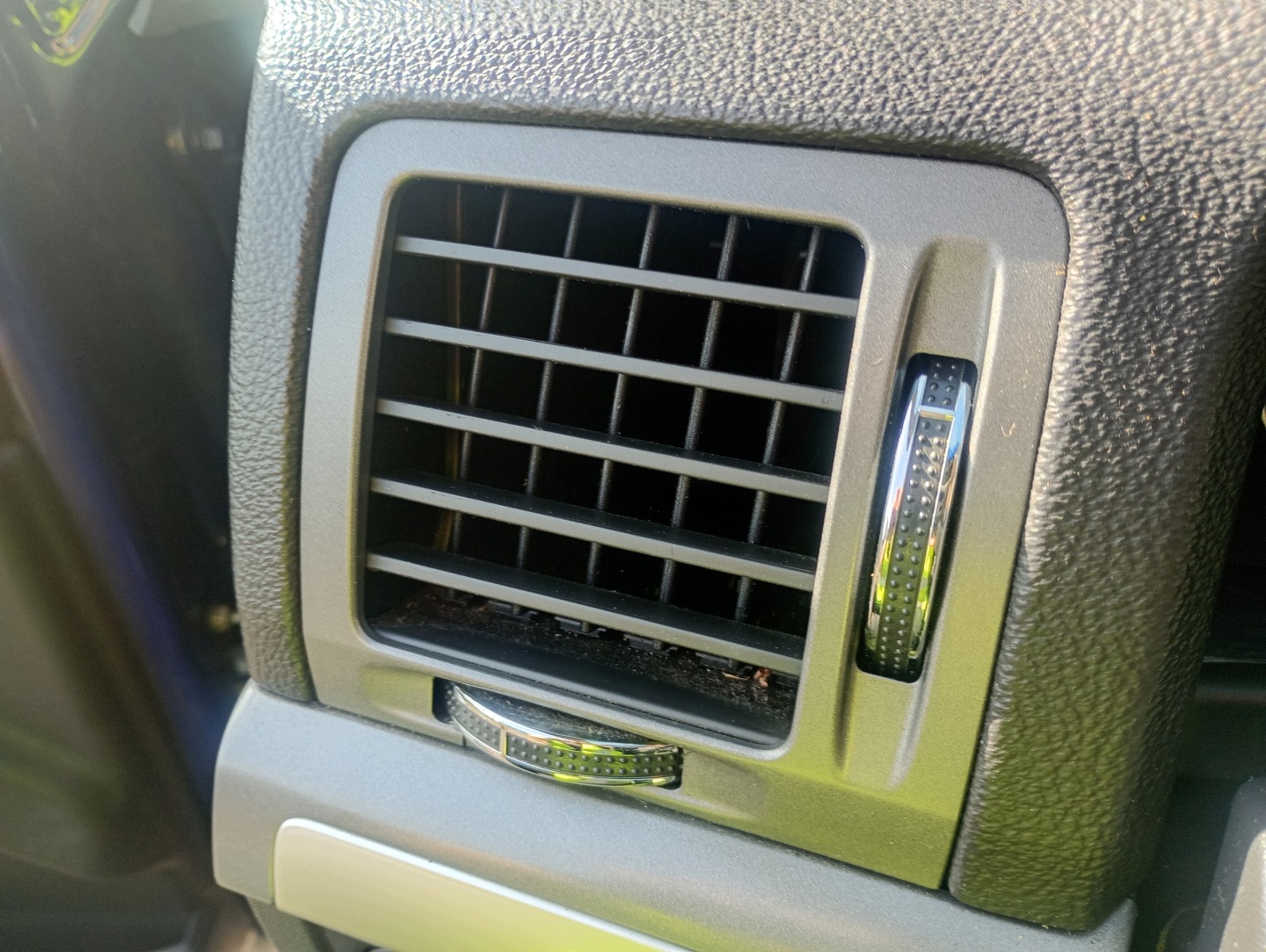 grid air conditioning devices air left driver´s Opel Vectra C FL 04-08