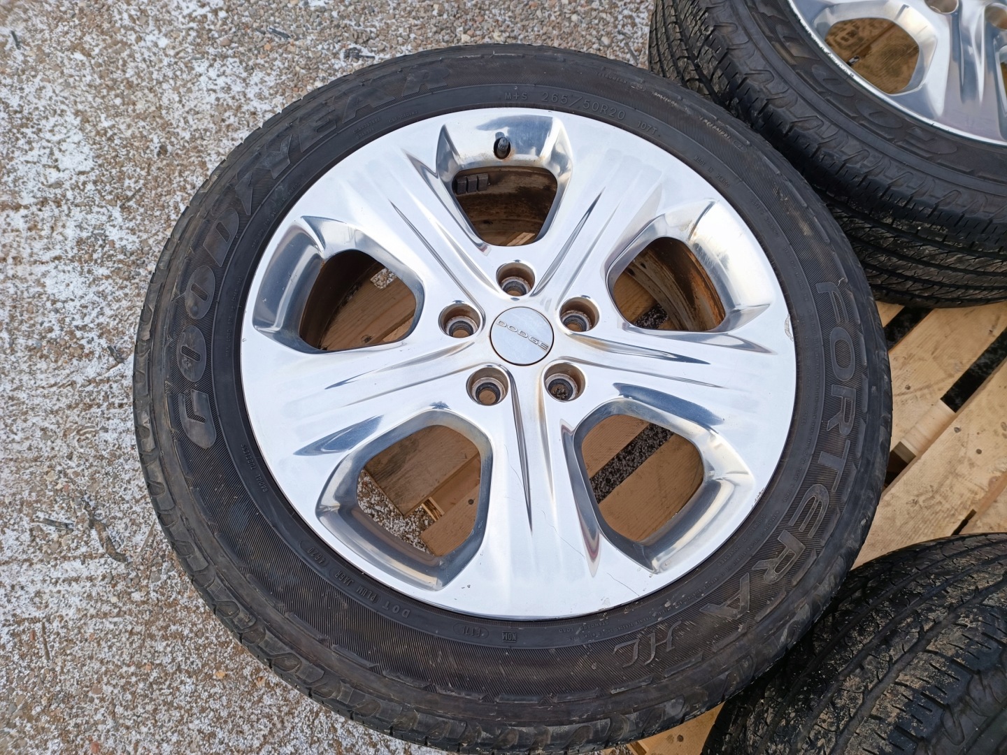 discs wheels 20 265/50r20 Dodge Durango 2011
